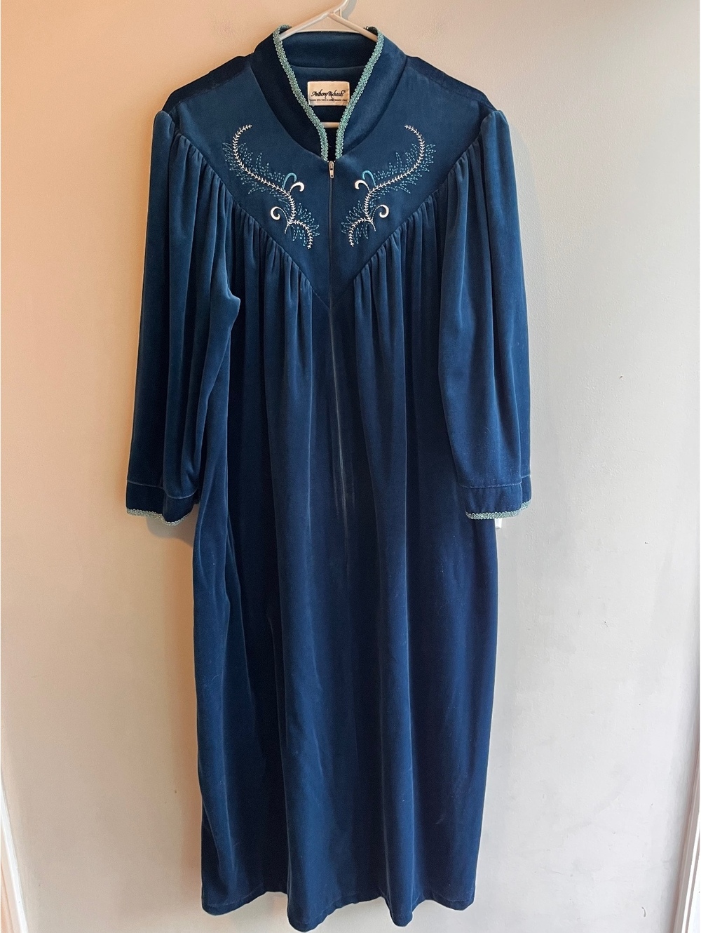 Vintage Anthony Richards Embroidered Velour Housecoat / Robe